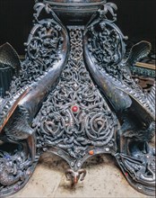 Dôme de Milan : chandelier Trivulce du bras nord du transept