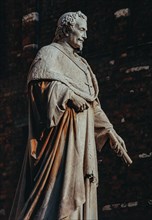 La statua del Cardinale Federico Borromeo di Costanzo Corti