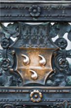 Cappella Colleoni,  Cancellata in ferro battuto realizzata nel 1912 da Vincenzo Muzio, su disegno