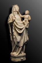 “Madonna con Bambino”, statua in marmo di Filippo di Domenico da Venezia, 1401-10 circa.
La