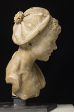 “Busto di giovane pescatore” di Luigi Legnani (FE 1852 - 1910).
Marmo bianco, cm. 40 x 26 x 20