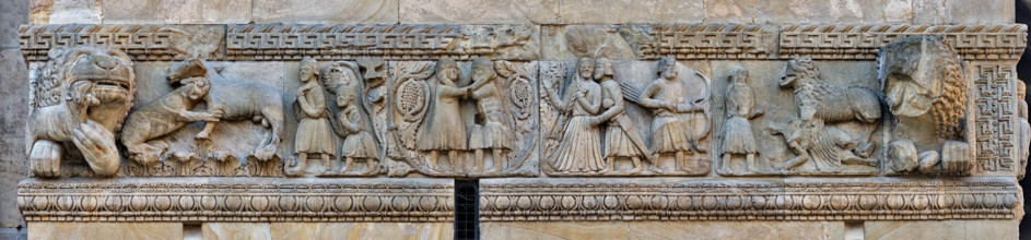 Fidenza, duomo (Cathedral of San Donnino), right tower (Trabucco Tower), west front: frieze