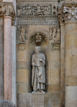 Fidenza, duomo (Cattedrale di San Donnino):
“Il Profeta Ezechiele” di Benedetto Antelami.
Il