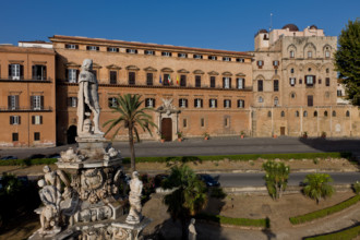 Palazzo Reale (Palazzo dei Normanni), fronte Nord-Est:
Palazzo Reale o "dei Normanni", Palermo