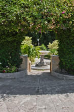 Palermo, Palazzo Reale o Palazzo dei Normanni, lato sud ovest, i giardini del Bastione di San