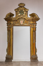 Palermo, Palazzo Reale o Palazzo dei Normanni, R1, commissioni:  portale di legno dorato di epoca