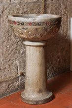 Palermo, Palazzo Reale o Palazzo dei Normanni,  Uffici della Presidenza: bacino decorato in opus