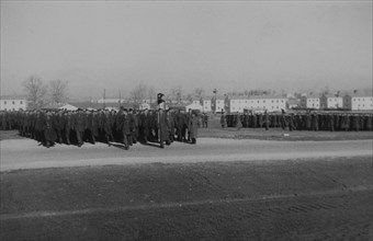 Marching Soldiers, WWII, HQ 2nd Battalion, 389th Infantry, US Army Military Base, Indiana, USA, 1942