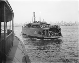 Ferry Boat, New York City, New York, USA, Detroit Publishing Company, 1900