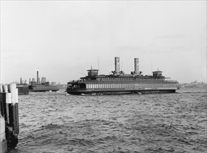 Municipal Ferry, New York City, New York, USA, Detroit Publishing Company, 1905
