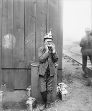 Coal Breaker Boy Eating Lunch, Woodward Coal Mines, Kingston, Pennsylvania, USA, Detroit Publishing Company, 1890