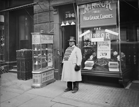 Man with Sign "Dr. Rankin's Dental Parlor" Attached to Coat, Fifth Avenue, New York City, New York, USA, Detroit Publishing Company, 1900