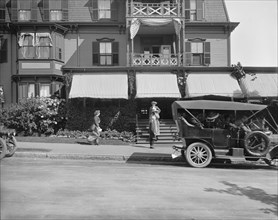 Guests and Automobile in Front of Oceanside Hotel, Magnolia, Massachusetts, USA, Detroit Publishing Company, 1905