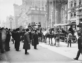 Pedestrians Waiting for the Belmont Coach, New York City, New York, USA, Detroit Publishing Company, 1905