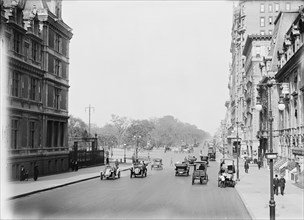Fifth Avenue at Fifty- Seventh Street, North to Central Park, New York City, New York, USA, Detroit Publishing Company, 1915