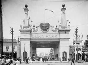 Entrance to Luna Park, Coney Island, New York City, New York, USA, Detroit Publishing Company, 1905