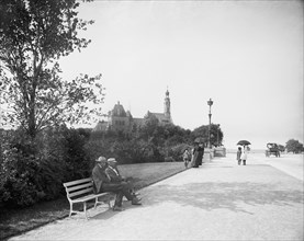 People Strolling and Sitting Along Lake Shore Drive, Jackson Park, Chicago, Illinois, USA, Detroit Publishing Company, 1906