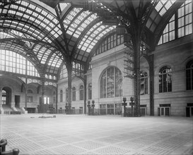 Concourse, Pennsylvania Station, New York City, New York, USA, Detroit Publishing Company, 1910