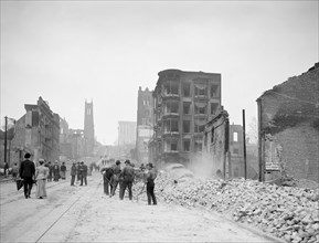 Clearing Away Debris after Earthquake, California Street, San Francisco, California, USA, Detroit Publishing Company, 1906