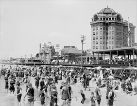 Bathers, Atlantic City, New Jersey, USA, Detroit Publishing Company, 1910