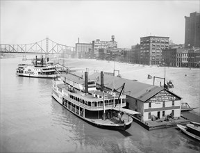 Riverboats Along Levee from Smithfield Street Bridge, Pittsburgh, Pennsylvania, USA,Detroit Publishing Company, 1910