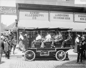 Sightseers Touring Chicago, Auto at Monroe near State, Chicago, Illinois, USA, Detroit Publishing Company, 1915