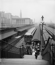Commuters Arriving from Suburbs, Chicago, Illinois, USA, Detroit Publishing Company, 1907