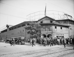Crowd outside of League Park, Cleveland, Ohio, USA, Detroit Publishing Company, 1909
