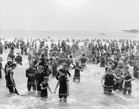 Crowd Enjoying Beach, Atlantic City, New Jersey, USA, Detroit Publishing Company, 1905