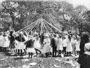 Children Performing Maypole Dance, Central Park, New York City, New York, USA, Detroit Publishing Company, 1905