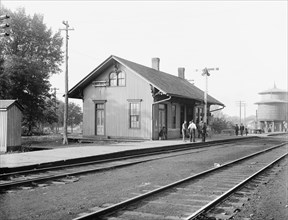 Train Station, Pontiac, Illinois, USA, Detroit Publishing Company, 1900