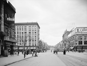 125th Street, West from Seventh Avenue, New York City, New York, USA, Detroit Publishing Company, 1915