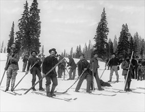 Group of Skiers, USA, Detroit Publishing Company, 1915