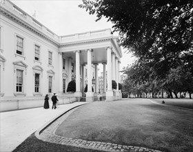 Entrance, White House, Washington DC, USA, Detroit Publishing Company, 1910
