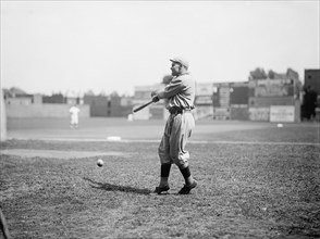 Dutch Leonard, Major League Baseball Player, Left-Handed Pitcher, Portrait, Boston Red Sox, Harris & Ewing, 1913
