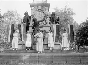 Suffragettes Demonstrating at Lafayette Statue, Washington DC, USA, Harris & Ewing, 1918