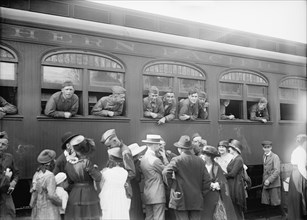 U.S. Army Soldiers on Train Returning Home from War, Washington DC, USA, Harris & Ewing, 1919