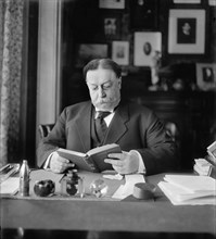 U.S. Secretary of War William Howard Taft, Portrait at Desk, Washington DC, USA, Harris & Ewing, 1905