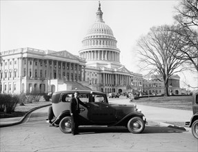 Astor Cab at U.S. Capitol Building, Washington DC, USA, Harris & Ewing, 1932