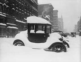 Automobile Covered in Snow, Washington DC, USA, Harris & Ewing, 1922