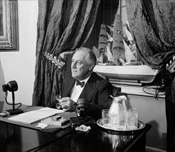 U.S. President Franklin Roosevelt during Radio Broadcast, Washington DC, USA, Harris & Ewing, 1936