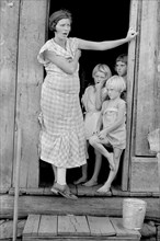 Sharecropper's Wife and Children, Washington County, Arkansas, USA, Arthur Rothstein for Farm Security Administration, August 1935