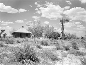 Abandoned farm near Dalhart, Texas, USA, Arthur Rothstein for Farm Security Administration, July 1936