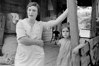 Sharecropper's Wife and Child, Ozark Mountains, Arkansas, USA, Arthur Rothstein for Farm Security Administration (FSA), August 1935