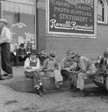 Hop Farmers Hold Political Forum on Drug Store Corner, Independence, Oregon, USA, Dorothea Lange for Farm Security Administration, August 1939