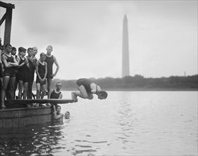 Armless Diver, John Uslee, Washington DC, USA, National Photo Company, July 1922