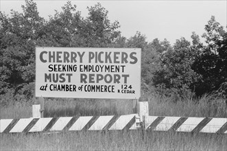 Roadside Employment Sign, Sturgeon Bay, Wisconsin, John Vachon for Farm Security Administration, July 1940