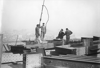 Construction Worker Working on 33rd Floor of Metropolitan Life Insurance Company Tower, New York City, New York, USA, Bain News Service, January 1908