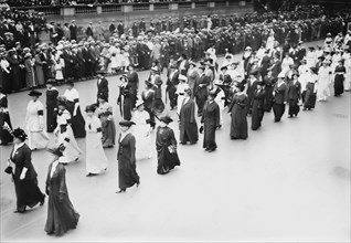 Women's Peace Parade shortly after Start of World War I, Fifth Avenue, New York City, New York, USA, Bain News Service, August 29, 1914