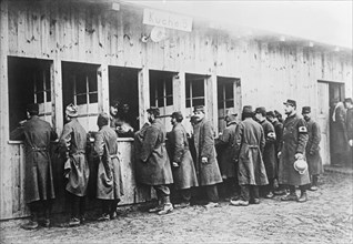 Prisoners Getting Rations at Prisoner of War Camp, Wünsdorf, Zossen, Germany, Bain News Service, 1915